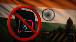 Logo de Bitchat con símbolo de prohibido. Bandera de India.
