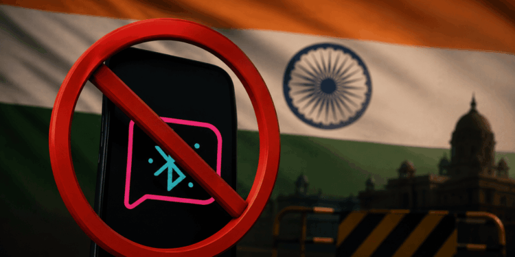Logo de Bitchat con símbolo de prohibido. Bandera de India.