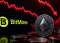 Logo de BitMine junto a una moneda de Ethereum y un gráfico de precios en caída.