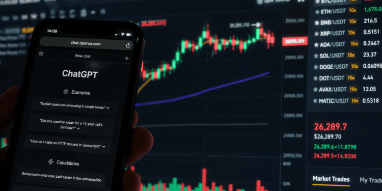 Teléfono con ChatGPT abierto. Imagen de plataforma de trading de criptomonedas.