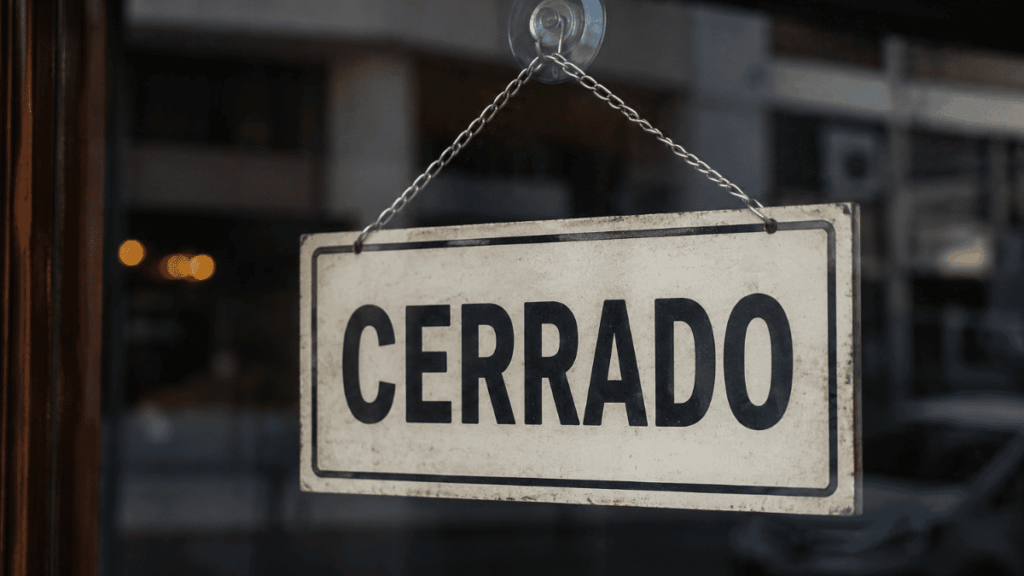 Cartel de "cerrado".