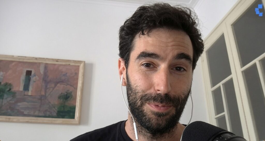 Fotografía de Joan Tubau en el podcast de CriptoNoticias.
