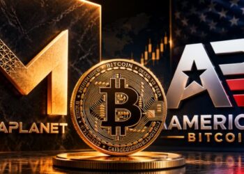El logo de Metaplanet y el de American Bitcoin detrás de una moneda física de bitcoin.