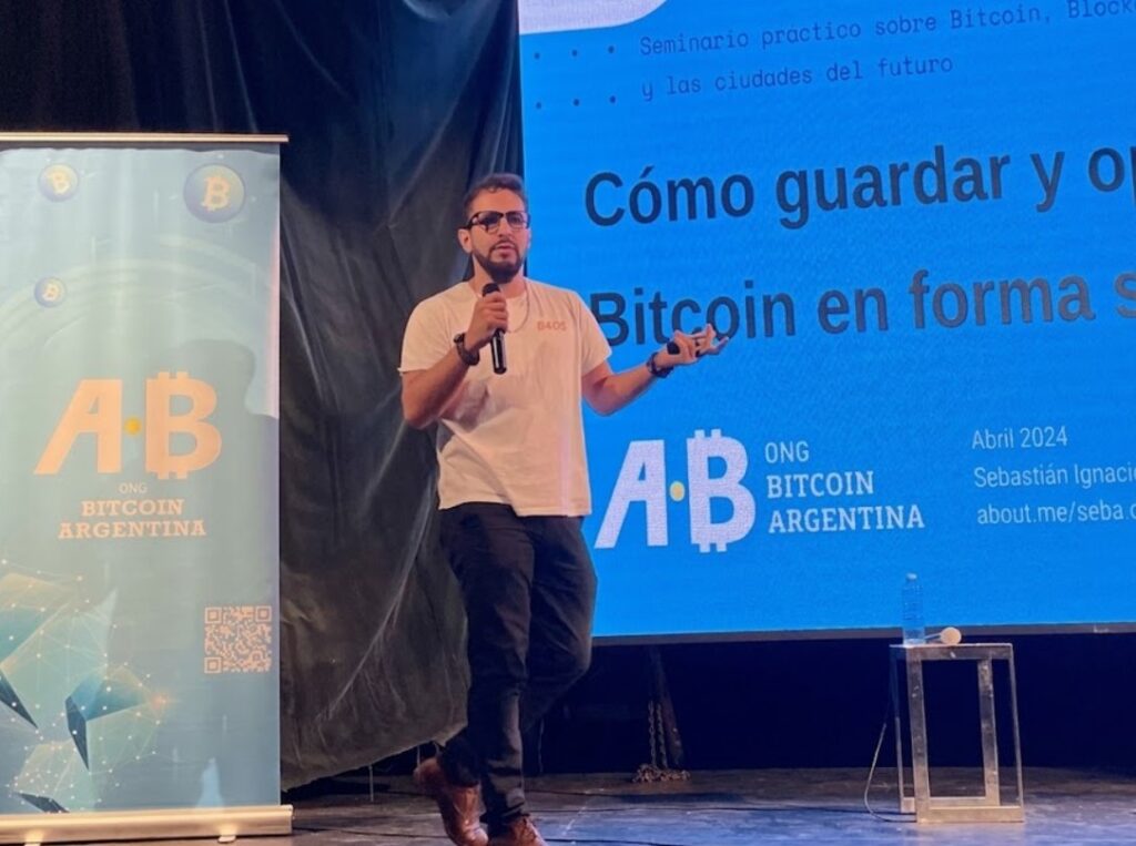 Fotografía de Sebastián Cordero, economista.