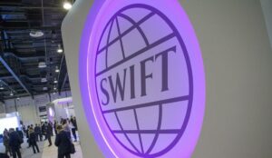 Fotografía del logo del sistema SWIFT.