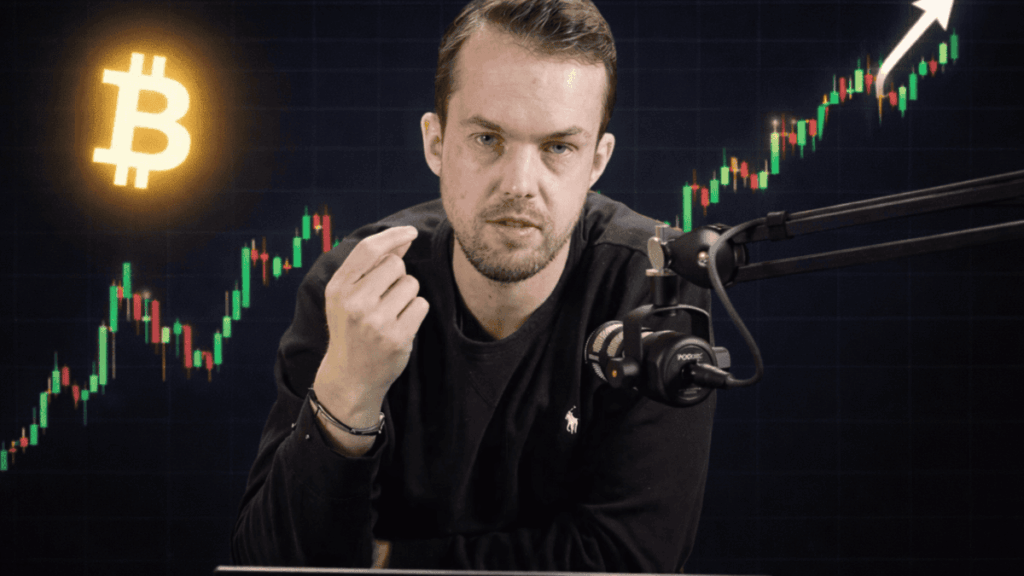 Michael van de Poppe hablando. En el fondo hay un gráfico del precio de bitcoin.
