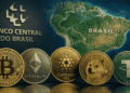 Varias criptomonedas, mapa de Brasil y logo del Banco Central.