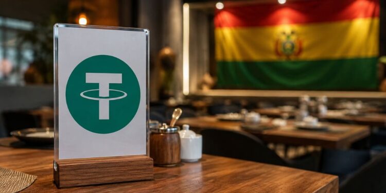 Cartel con el logo de Tether (USDT) en la mesa de un restaurante con la bandera de Bolivia al fondo.