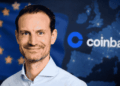 Fotografía de Daniel Seifert, bandera de Europa y logo de Coinbase.