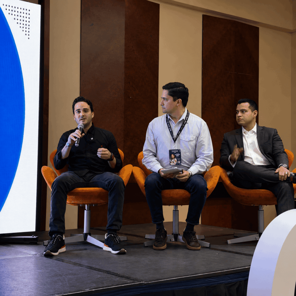 Diputado Gabriel Solís durante panel en Cripto Latin Fest