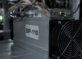 Equipo ASIC de minería de Bitcoin con la etiqueta BIP-110.