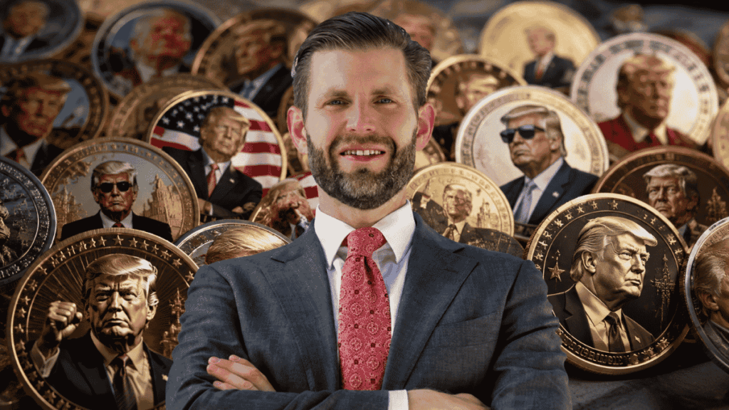 Primer plano: Eric Trump. Fondo: muchas monedas con imágenes de Donald Trump.