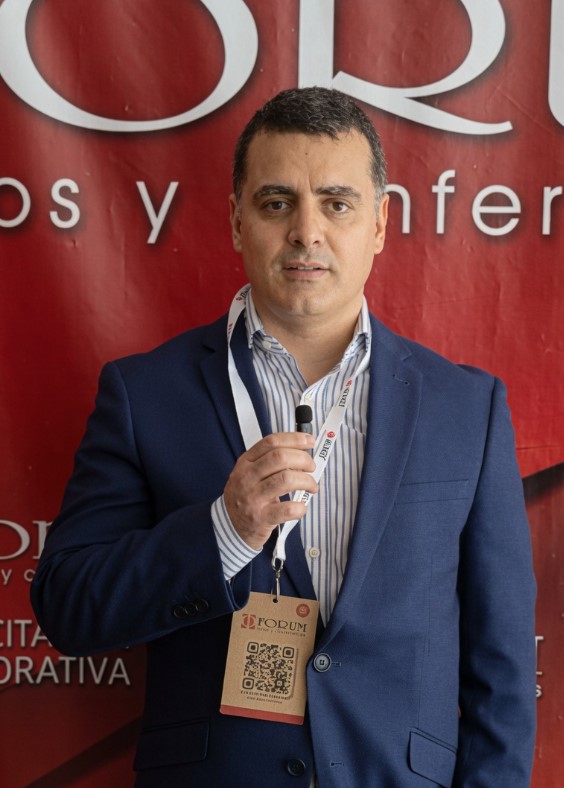 Fotografía del abogado argentino Jorge Paternó en una entrevista.