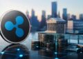 Moneda de Ripple XRP junto a maquetas de instituciones financieras y apilamiento de monedas sobre fondo de ciudad.