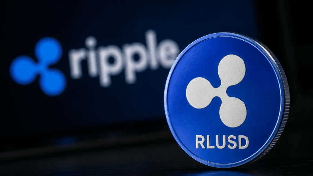 Moneda de RLUSD y logo de Ripple.