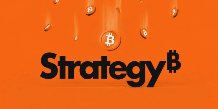 Una lluvia de bitcoin sobre el logo de Strategy.