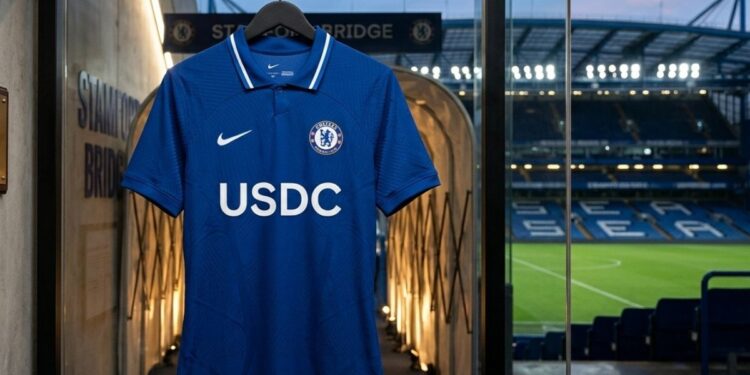 Camiseta local del Chelsea FC con patrocinador USDC en Stamford Bridge.