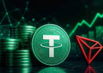 Moneda de USDT de Tether junto al logo de Tron y un gráfico de barras verde en ascensión.