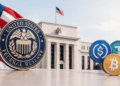 Logo de la Fed, un par de stablecoins.