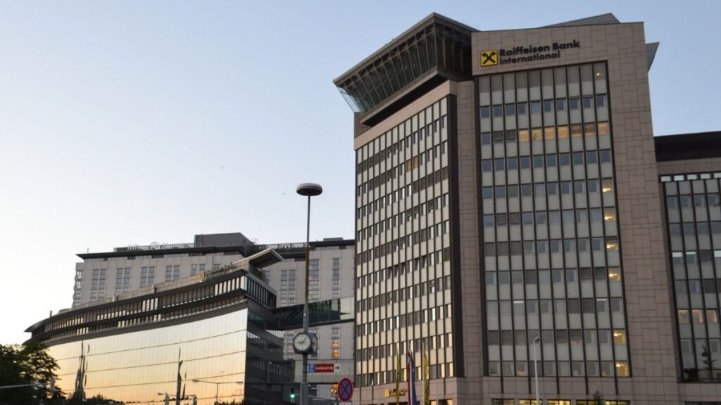 Fotografía de la sede principal del Raiffeisen Bank International en Austria.
