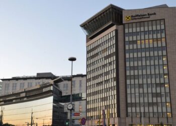 Fotografía de la sede principal del Raiffeisen Bank International en Austria.