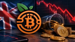 Logo de Satsuma junto a un frasco volcado de monedas de Bitcoin, gráficos de mercado bajistas en rojo y bandera del Reino Unido de fondo.