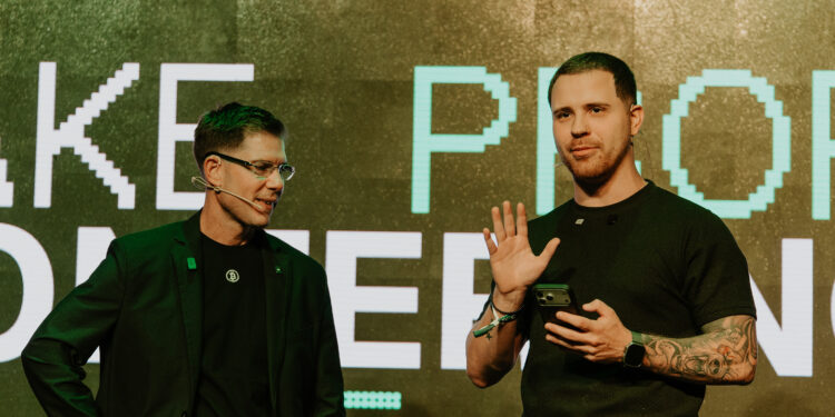 Charla en el escenario de Take Profit Conference 26 en Buenos Aires