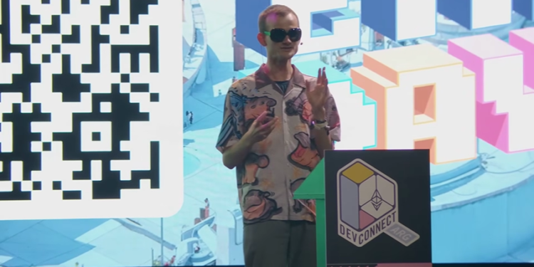 Vitalik Buterin durante una conferencia en Buenos Aires.