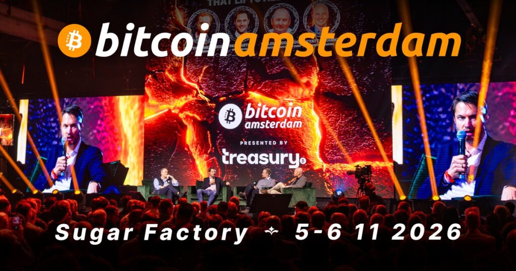 Arte oficial de Bitcoin Amsterdam 2026 con un panel en el escenario principal y el público en primer plano