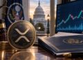 Una criptomoneda de XRP junto al proyecto de Ley Clarity y a una pantalla que muestra un gráfico de precio.