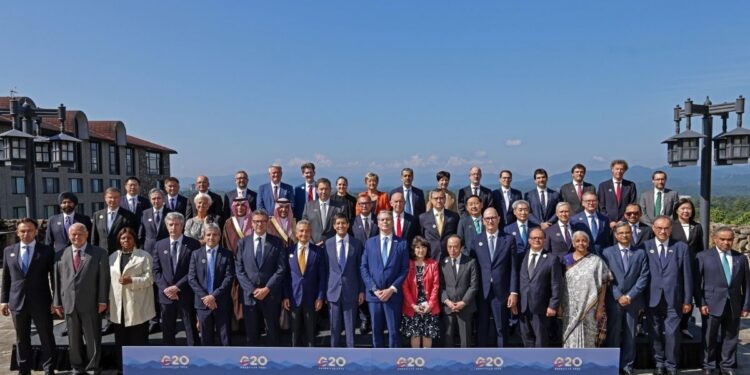 Ministros de finanzas y gobernadores de bancos centrales del G20.
