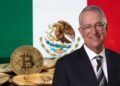 Bitcoin con la bandera de México en el fondo y una fotografía de Ricardo Salinas Pliego.