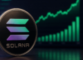 Moneda de solana. Gráfico verde ascendente.