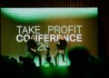 Charla en el escenario de Take Profit Conference 26 en Buenos Aires