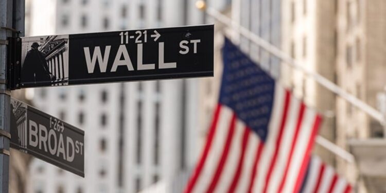 Fotografía de letrero de Wall Street en Nueva York.