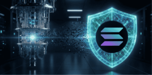 Una computadora cuántica y el logo de Solana con un escudo.