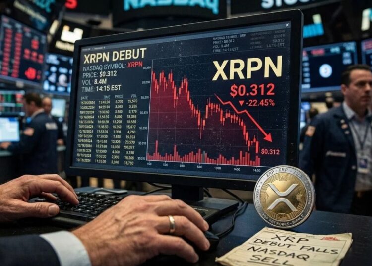 Pantalla de monitoreo bursátil en Nasdaq mostrando la caída del ticker XRPN tras su debut con gráfica descendente roja y moneda física de XRP.