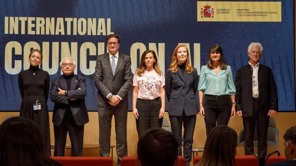 Fotografía de los miembros del Consejo Asesor Internacional de Inteligencia Artificial.