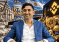 Ariel Vallejo en primer plano. En el fondo: billetes de dólares, logo de Binance, logo de la AFA e imagen representativa de la Justicia de Argentina.