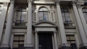 Fotografía de la fachada del BCRA.