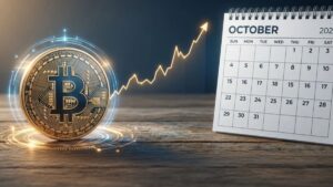 Moneda de Bitcoin junto a un gráfico de tendencia alcista y un calendario de octubre sobre una mesa de madera.