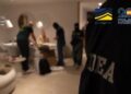Imagen de una operación policial conjunta con logos de la Guardia Civil y Europol