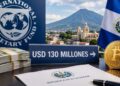 Logo del FMI, bandera de El Salvador, moneda de Bitcoin, dólares.