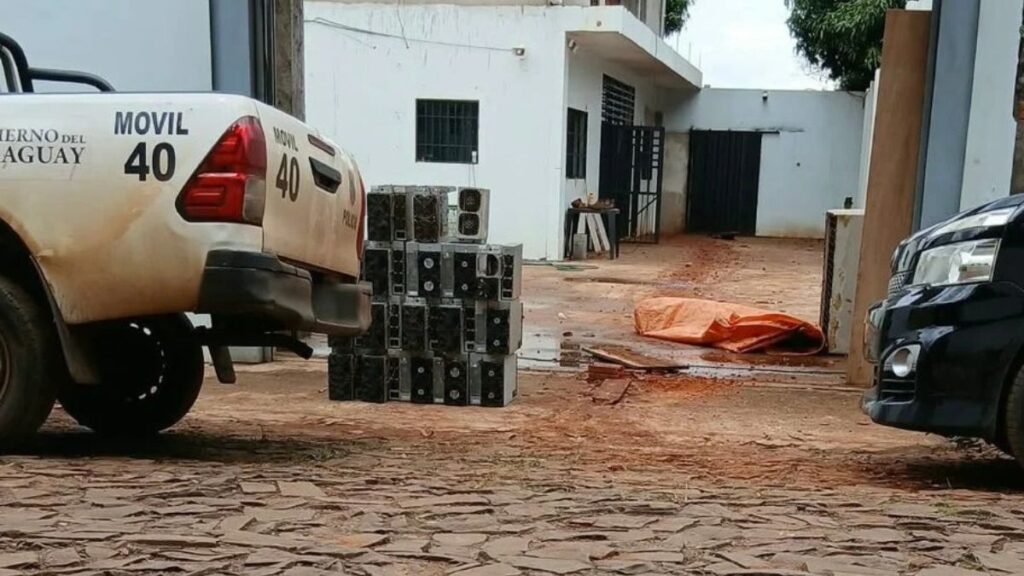 Fotografía de los mineros incautados en Ciudad del Este, Paraguay.