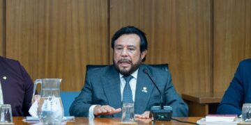 Fotografia del vicepresidente de El Salvador, Félix Ulloa.